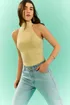 blusa-carla-gola-alta-amarela-53087-a