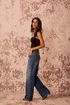 calca-wide-leg-com-bordado-lateral-15846