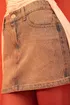 mini-saia-jeans-com-brilhos-em-cristais-e-lavagem-media-07806