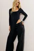 blusa-manga-longa-assimetrica-com-recorte-preta-53473-p